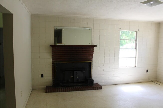 Photo - 904 Riley St