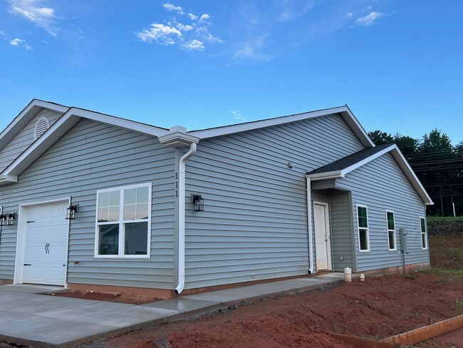 Building Photo - 111 Brawley Villas Pl Rental