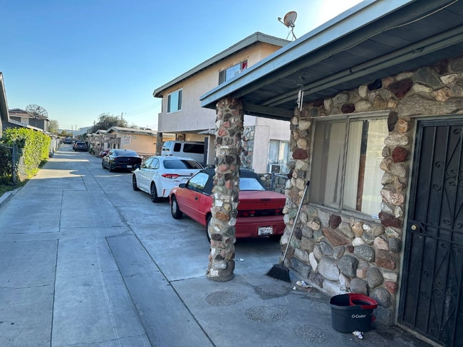 5154 Santa Ana St