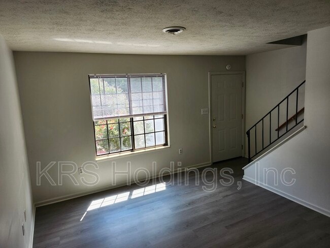 Photo - 211 S Waverley St