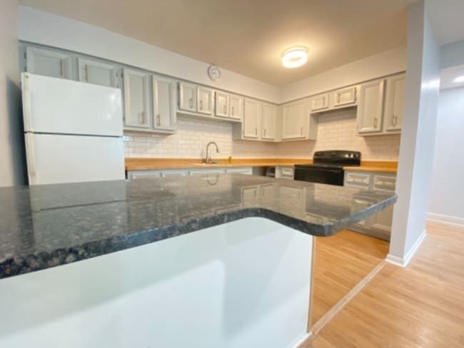 Photo - 9462 Bay Colony Dr Unit 3rd Floor