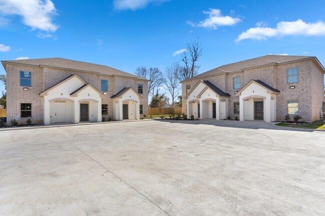 Building Photo - 2403 Enterprise Blvd