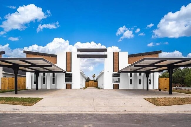 Building Photo - 608 N Alexandrite Ave