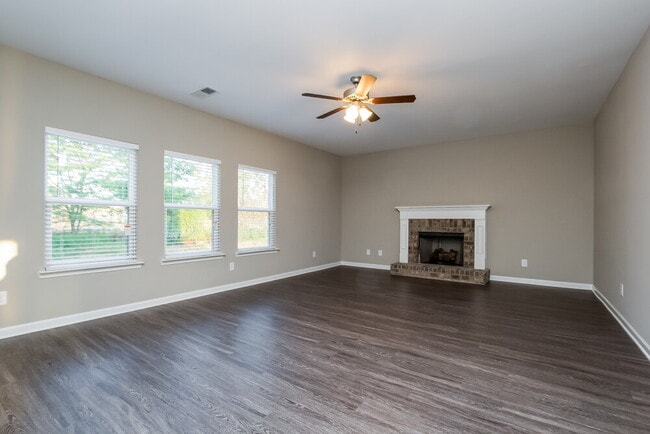 Photo - 102 Archer Ct