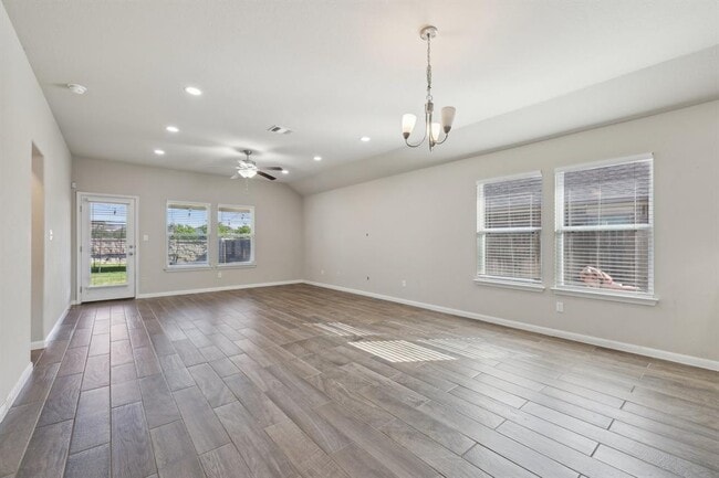 Photo - 108 Bright Star Ln