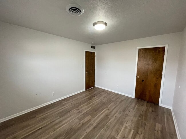 Photo - BRI-900 Unit Apt #1