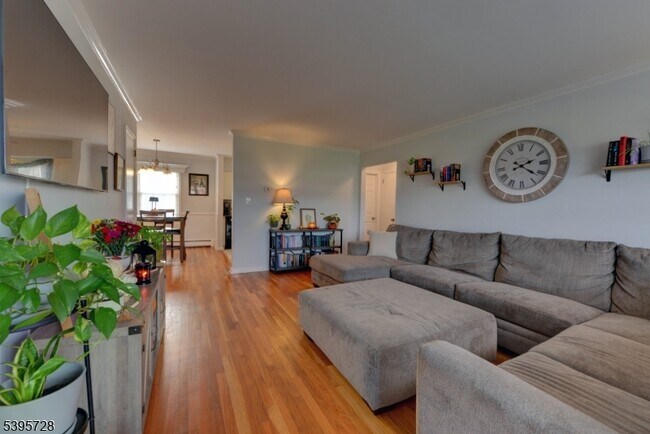 Photo - 666 Bloomfield Ave Unidad 7