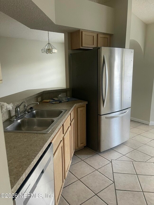 5058 Acre Estates Dr