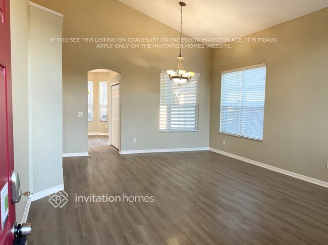 Photo - 264 Tavestock Loop