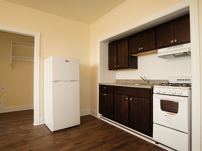 Photo - 3335 W Diversey Ave Unit 115