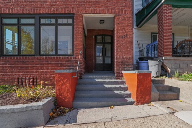Photo - 813 N Sheridan Ave Unit 1