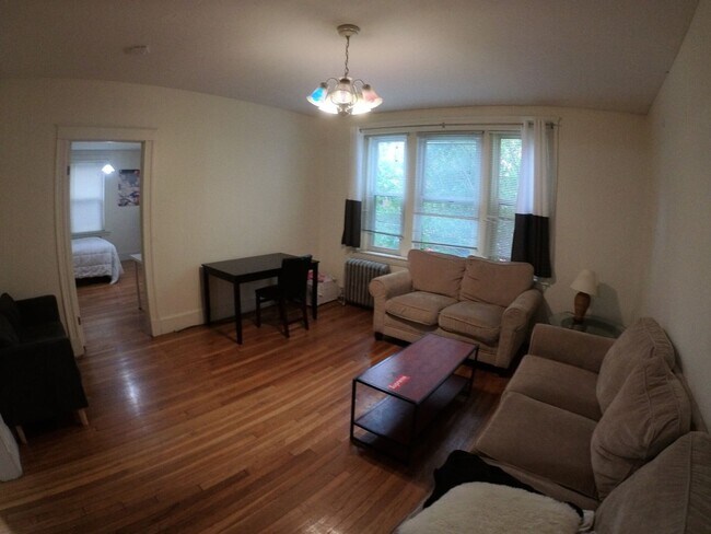 CHECK OUT THIS NICE 3 BED IN BROOKLINE!!! - CHECK OUT THIS NICE 3 BED IN BROOKLINE!!! Condo
