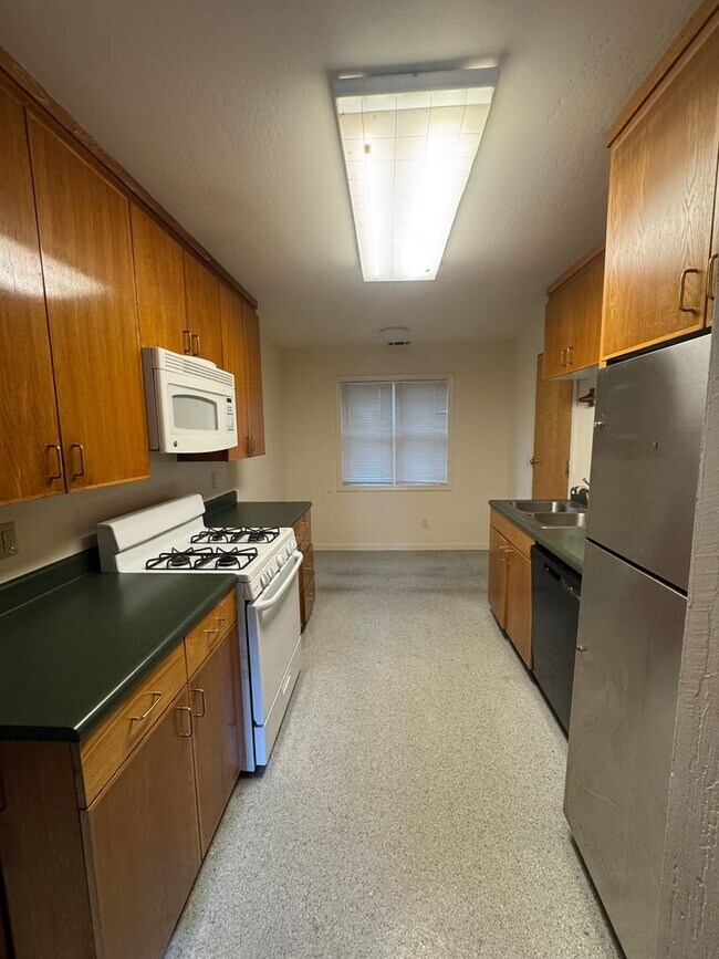 2436 Ellsworth St Unidad B