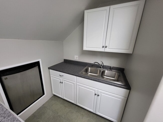 Photo - Studio loft next to UCO campus with deck and fenced yard