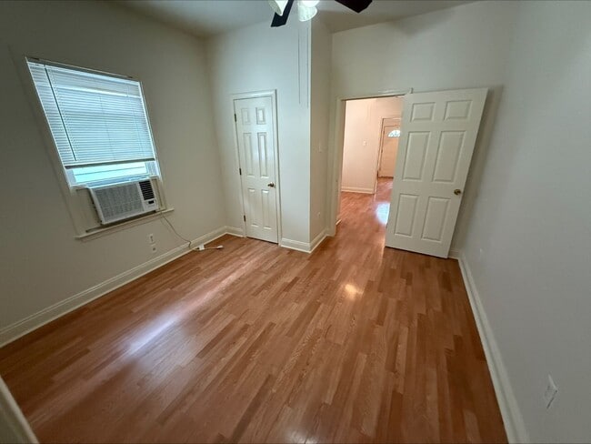 Photo - fna3705 Unit 3707 Delachaise St