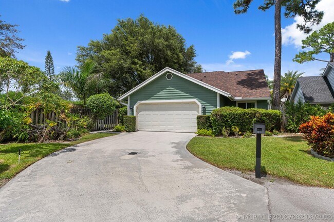 433 Goldenwood Way