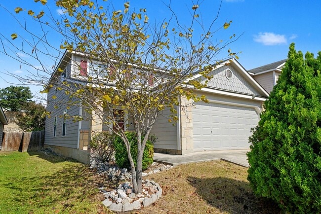 Photo - Beautiful 4-Bedroom Home in Bulverde Villa...