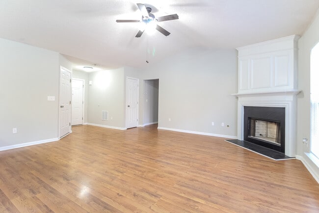 Photo - 107 Valhalla Ln