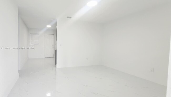 Photo - 2240 NW 18th St Unit 2