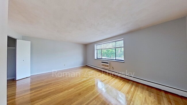 Photo - 226 Babcock St Unit 2F