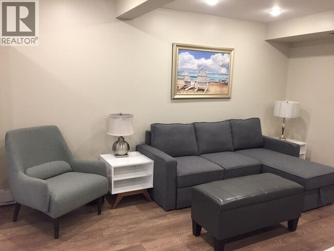 Photo - LOWER LVL-2883 DOLLARTON HIGHWAY