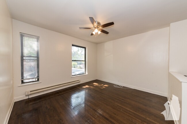 Photo - 646 W Roscoe St Condo