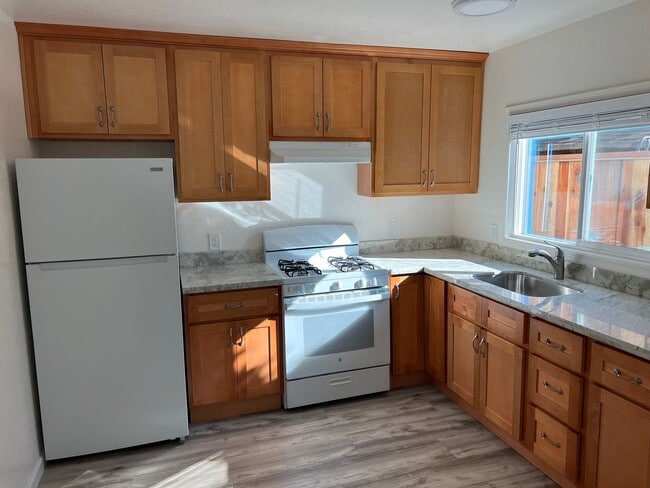 Photo - BEAUTIFUL DETACHED ADU WITH AC, NEW APPLIANCES, PRIVATE ENTRANCE, UPDATED KITCHEN AND MORE!!!