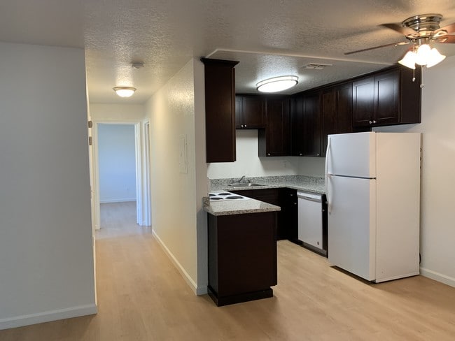 Photo - Cedar Ridge Apartments