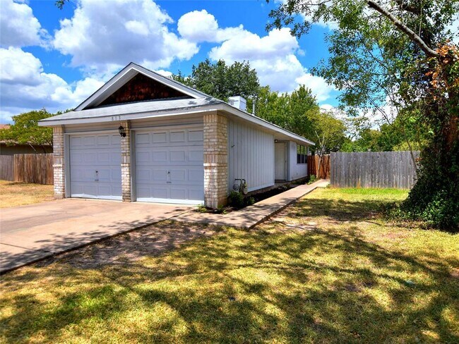 Photo - 813 Primrose Ln