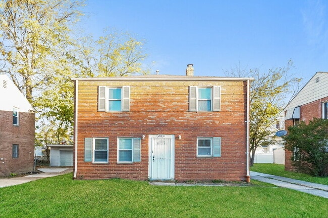 Building Photo - 20231 Crystal Ave Unit 1