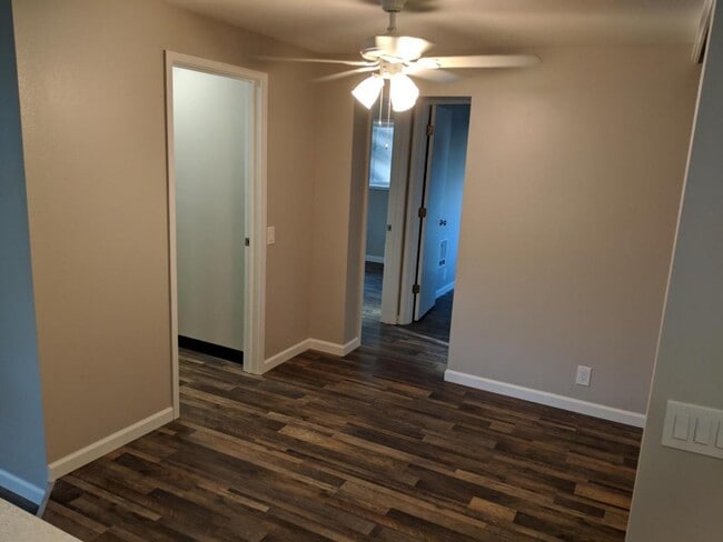 Photo - 355 W 6th St