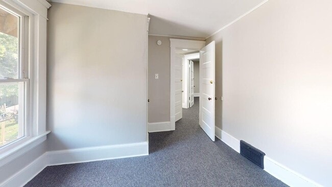 837 Sumner St