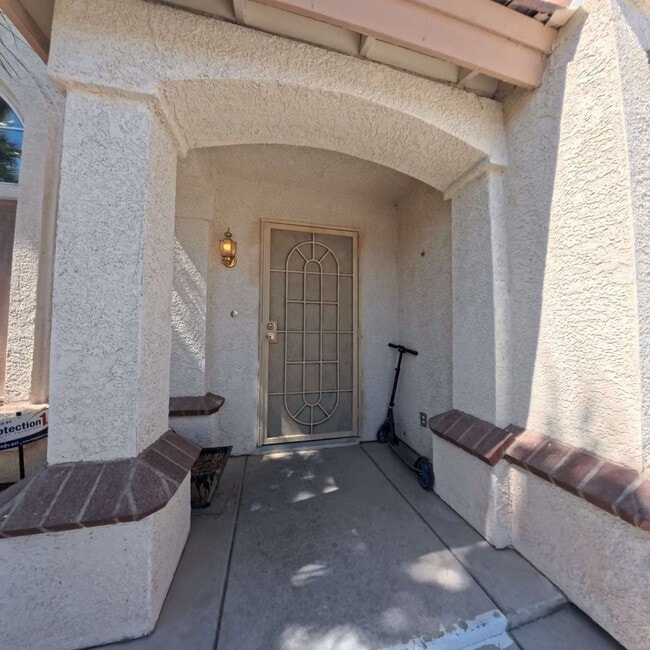Photo - Beautiful 2-Story Home with Pool, Waterfall & Spacious Open Floor Plan!