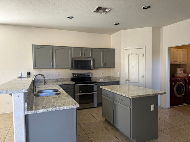 Photo - 16625 S 16th Dr