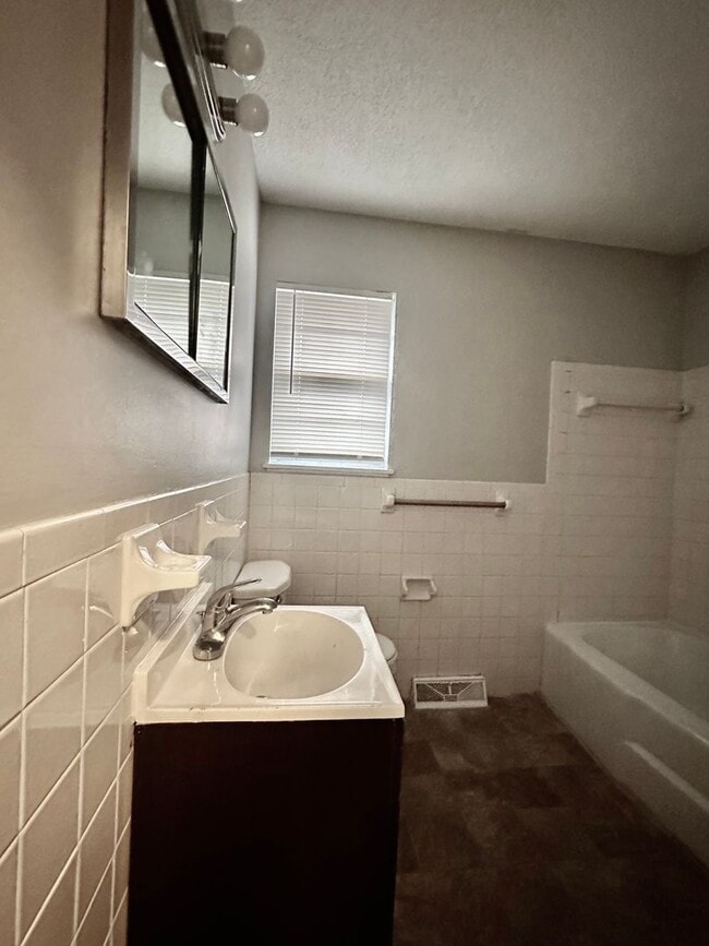 Photo - Cute 3 Bedroom 1 Bath Ranch For Rent!