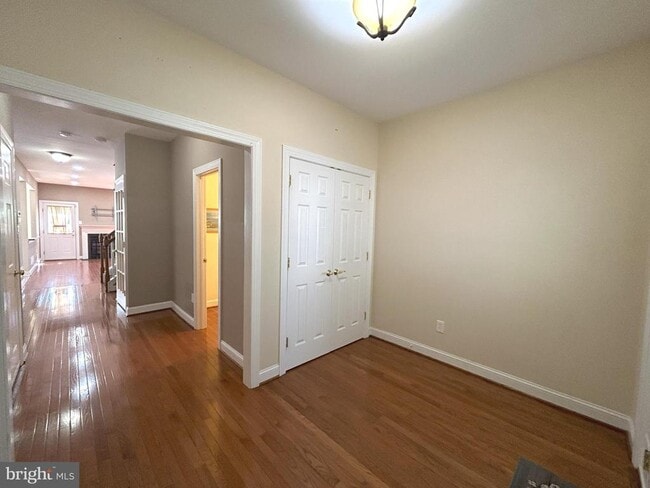 Photo - 122 Providence Ln