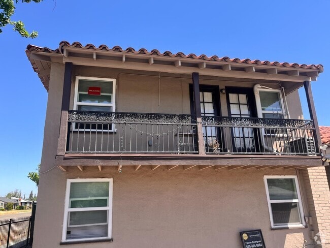Building Photo - 640 W McKinley Ave Rental
