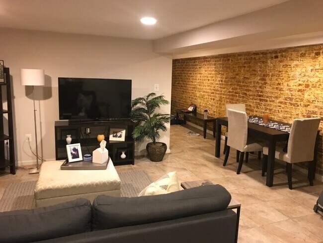 Photo - 137 Randolph Pl NW