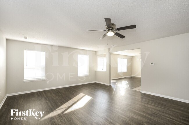 Photo - 1451 Round Lake Rd