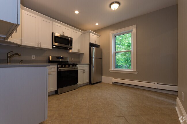 Building Photo - 22 Highland Ave Unit #2 Rental