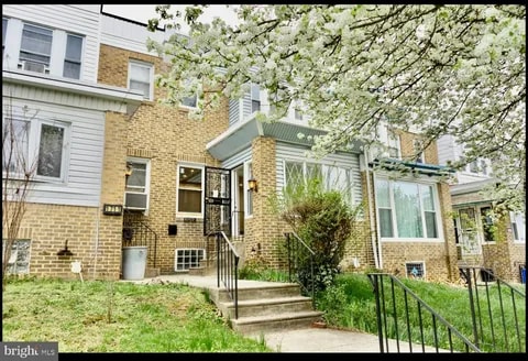 Building Photo - 1709 N Robinson St Rental