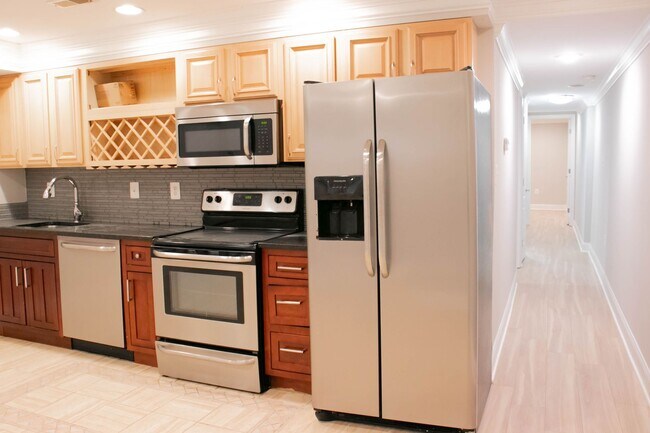 Photo - 607 P St NW Unidad #B