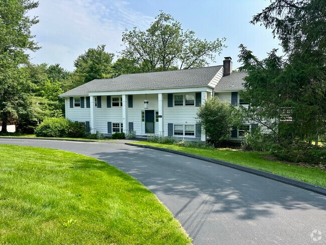 Building Photo - 11 E Gate Rd Rental