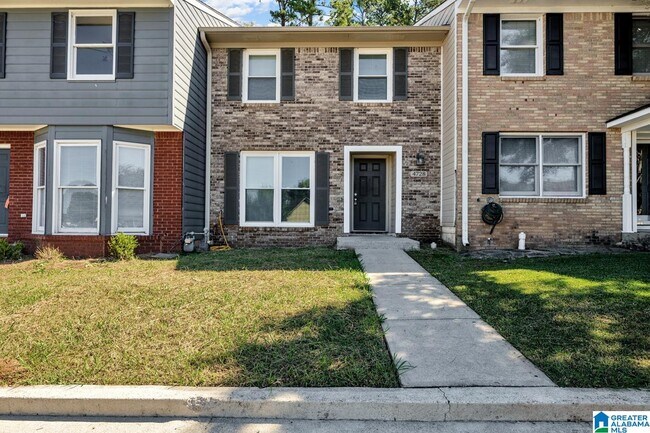 Photo - 4728 Cheshire Cir