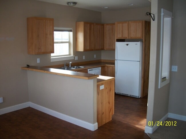 Building Photo - 611 N 15th Ave