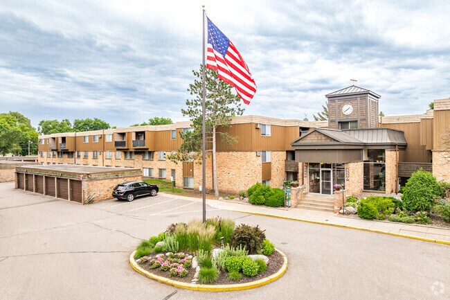 Photo - River Road East