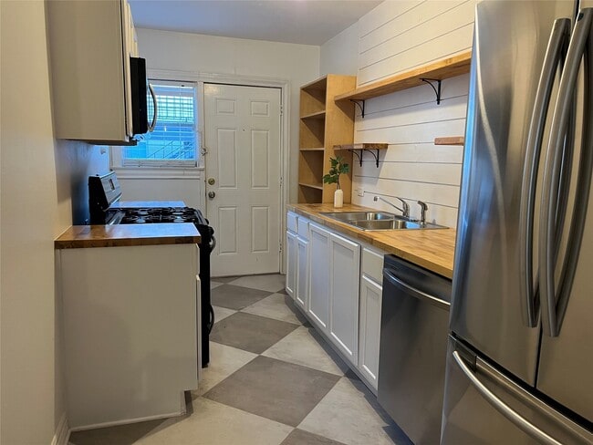 Building Photo - 1853 W Main St Unit 2 Rental