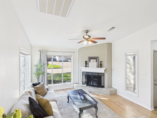 Building Photo - 7836 Bateman Ln Unit 7836