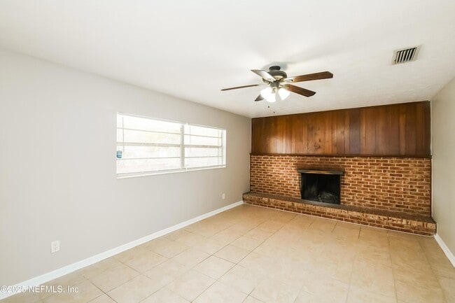 Photo - 5822 Jaguar Dr W