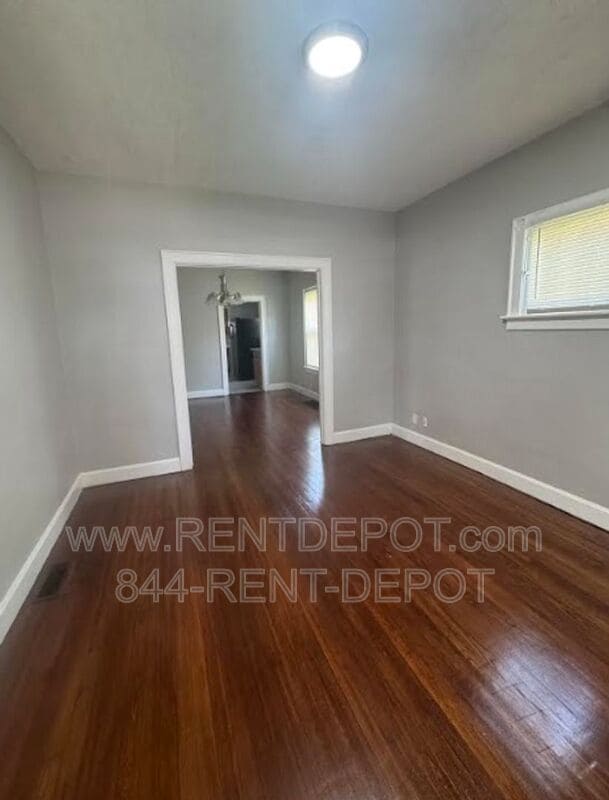 Photo - 201 S Willow Rd